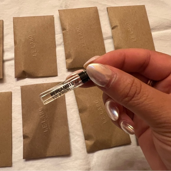 Le Labo Perfume Samples Set - Picture 3 of 3